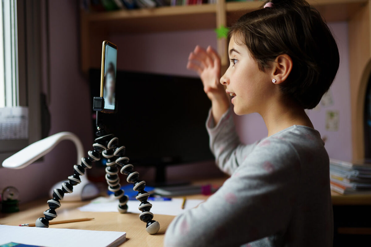 teaching smartphone videomaking at the school of the future